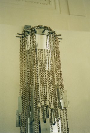 Stříbrná přilbice
